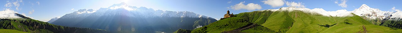Gergeti Trinity Church: How to Visit (Hike or 4×4)